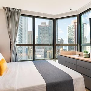 Premier Queen Room